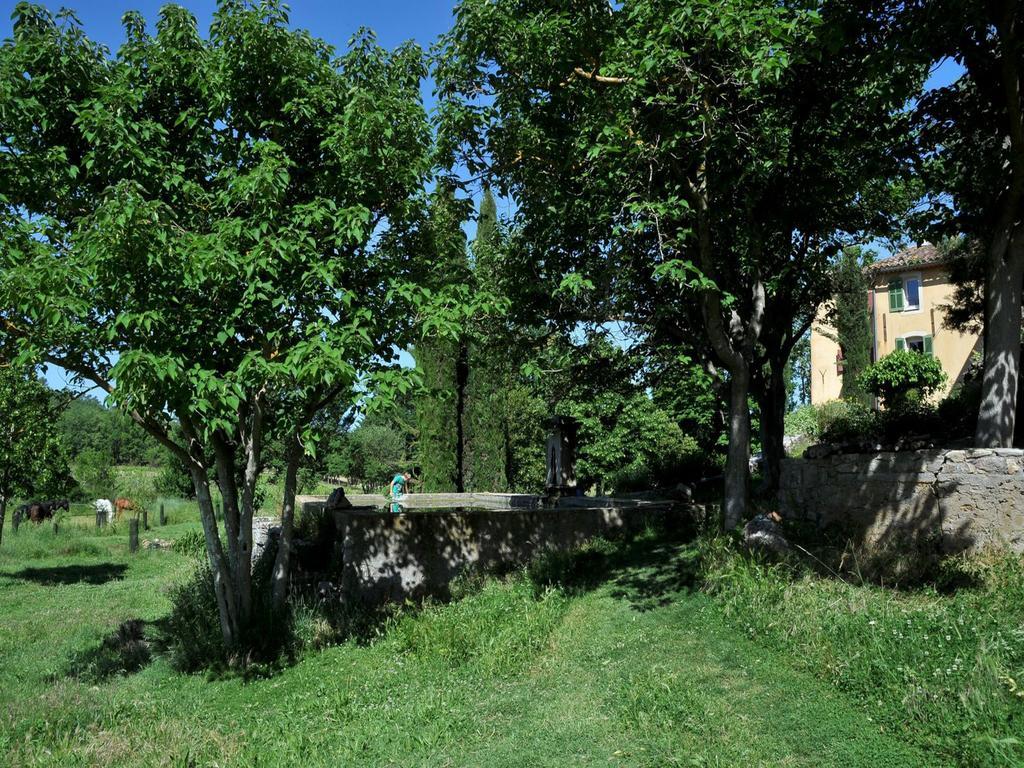 Une Campagne En Provence Bras Екстер'єр фото